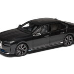 Миниатюра BMW I7 G70 1:18