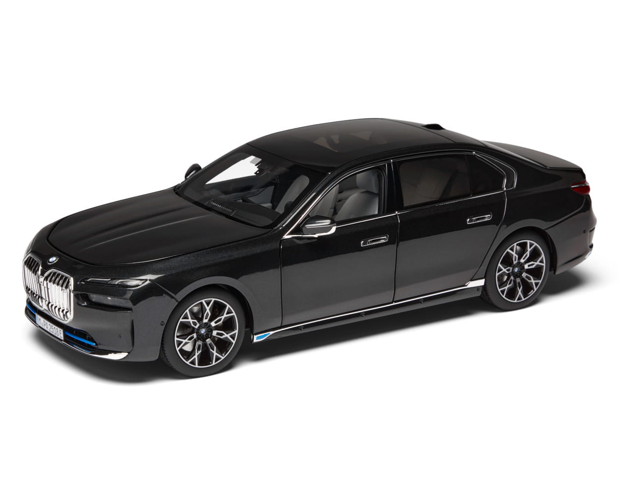 Миниатюра BMW I7 G70 1:18